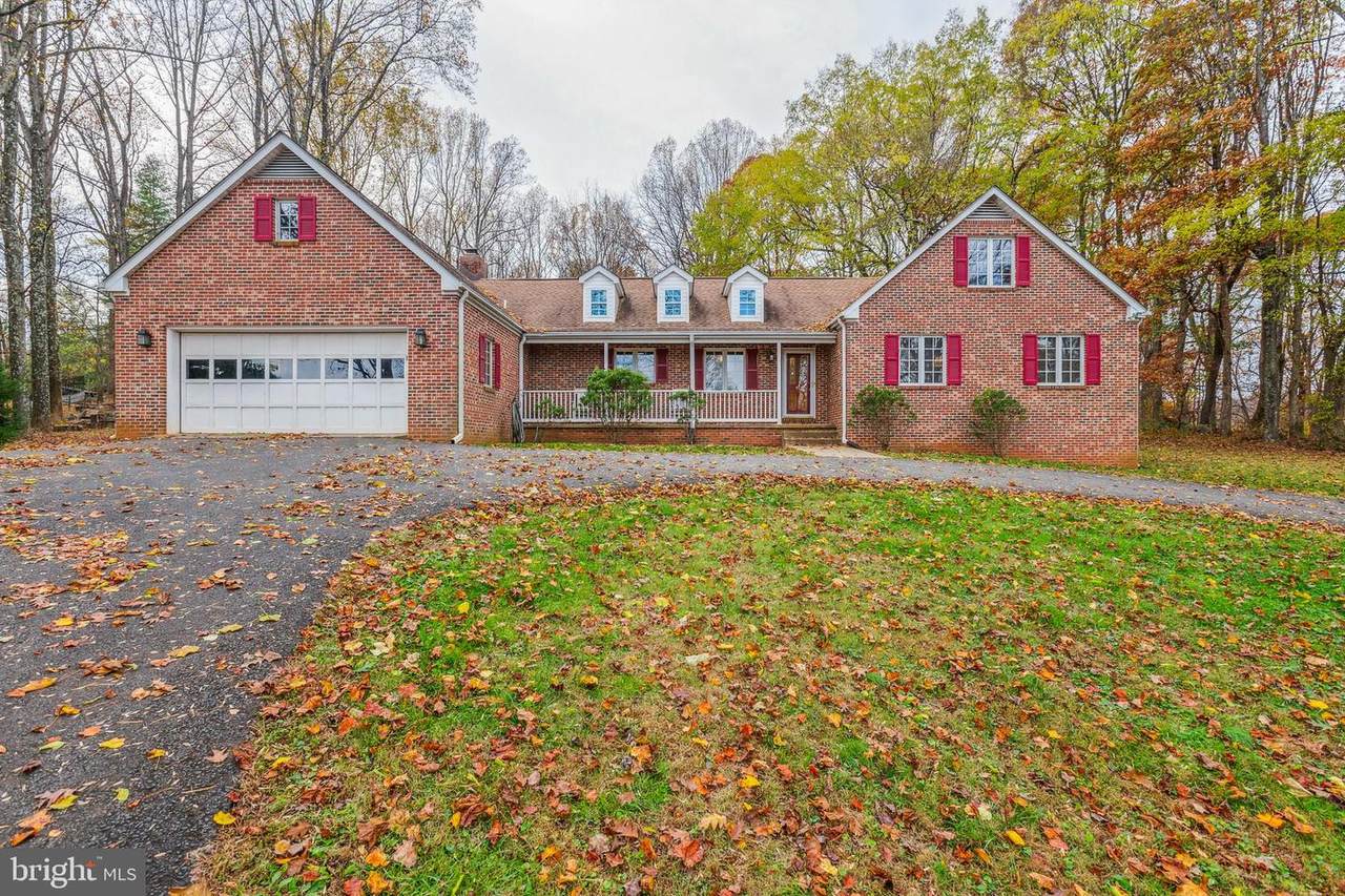 7688 Retreat Lane - Photo 1