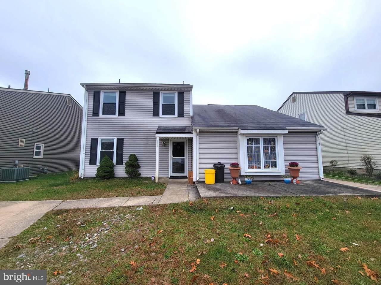115 Fomalhaut Avenue - Photo 1