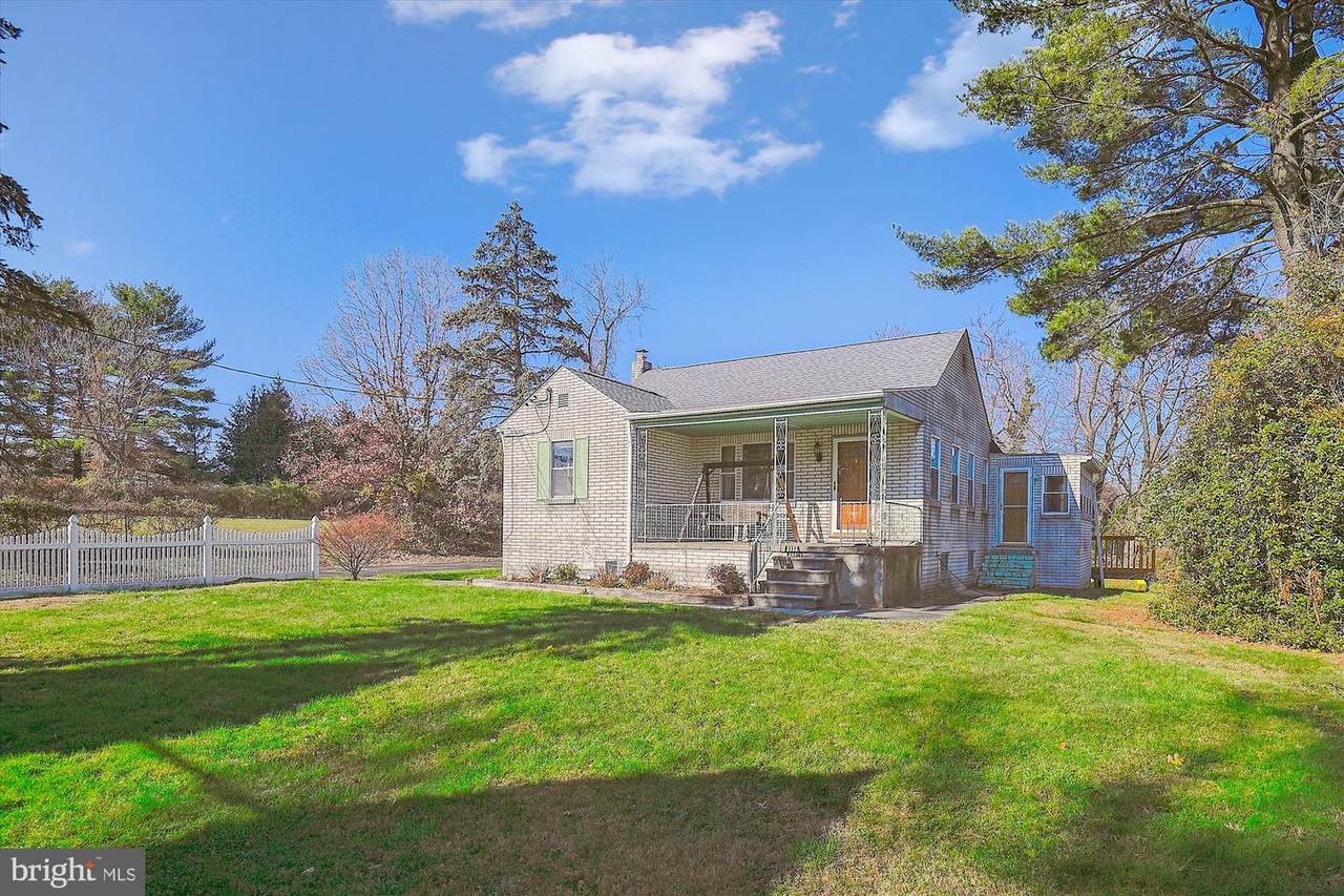 518 Hammonds Lane - Photo 1
