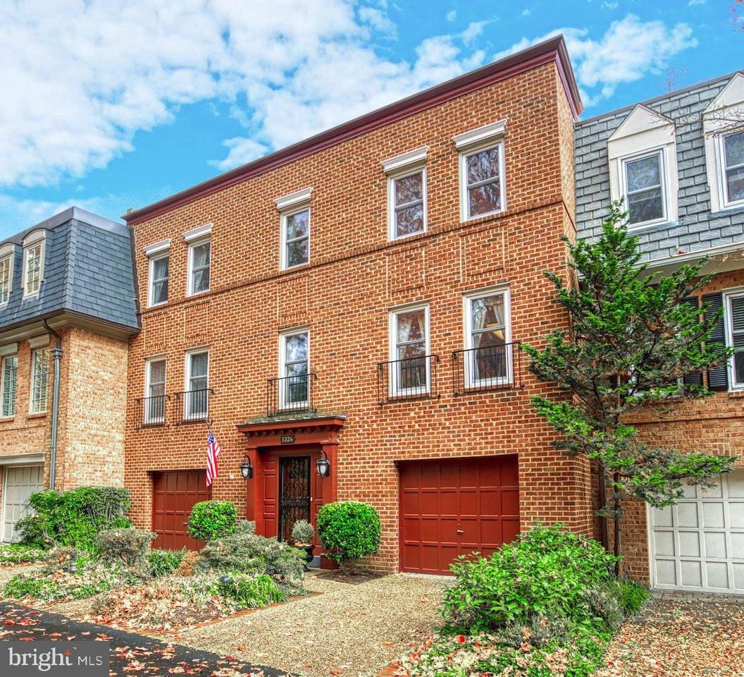 1324 Skipwith Road - Photo 1