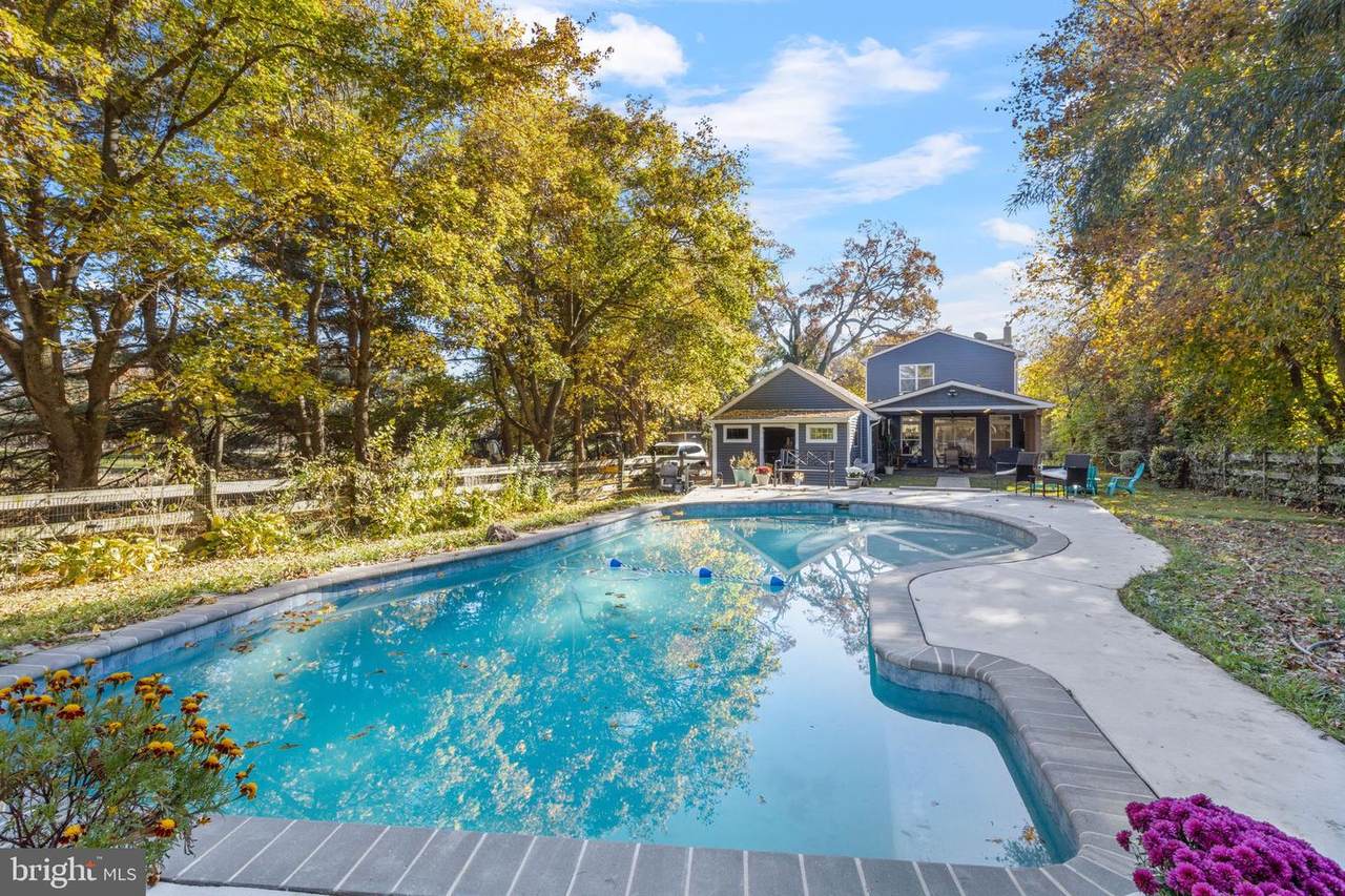 649 Powell Road - Photo 1