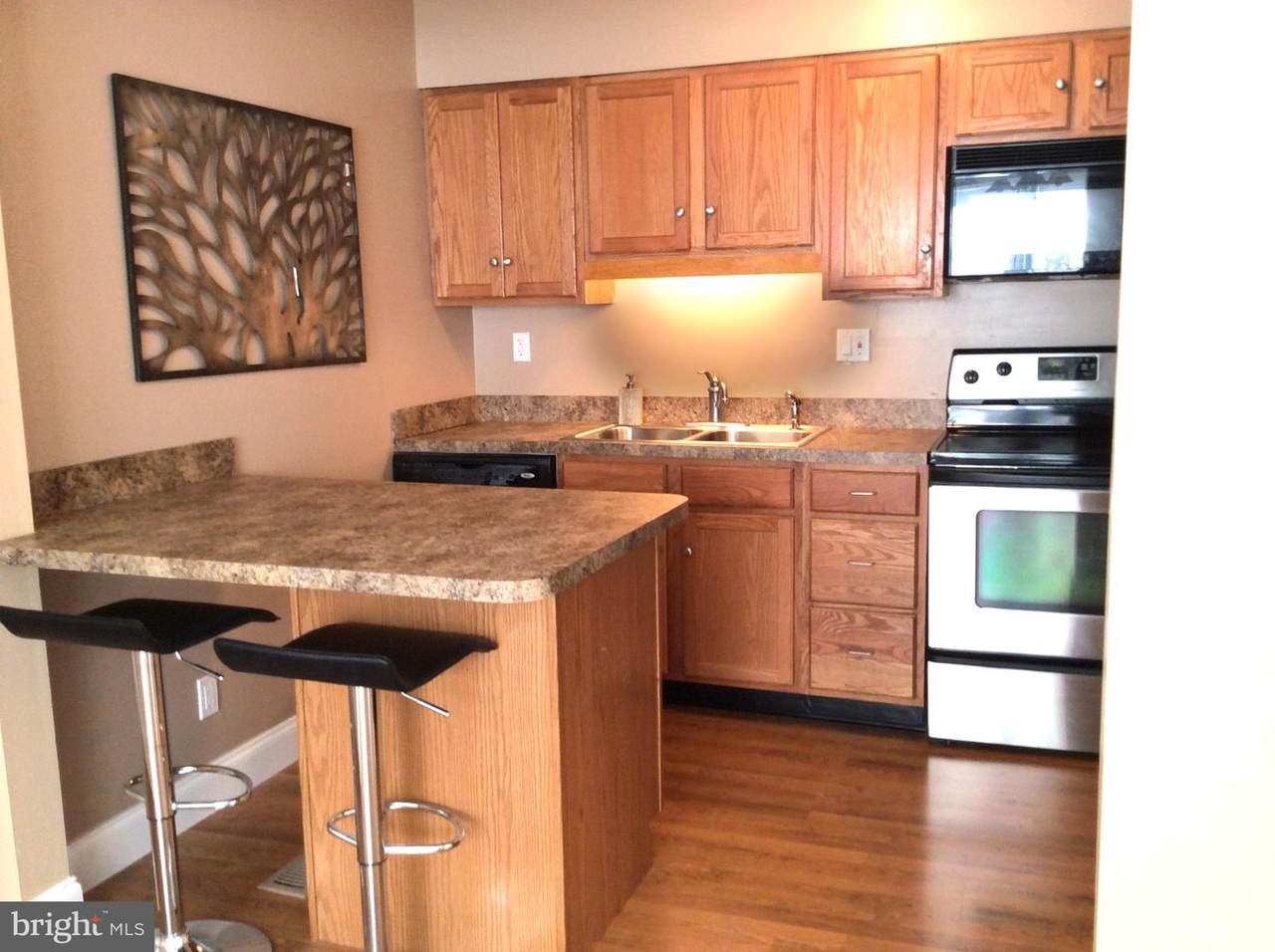275 Green Street - Photo 1