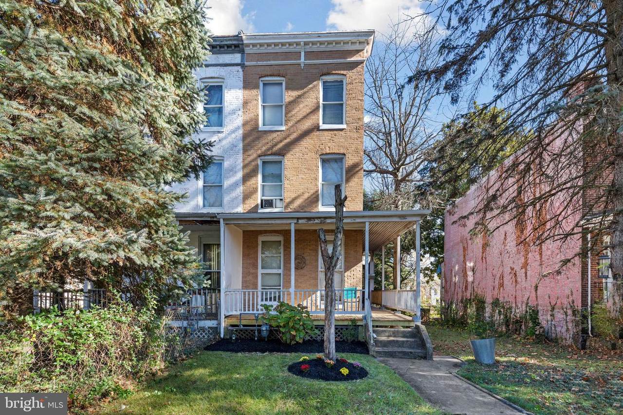 109 Augusta Avenue - Photo 1