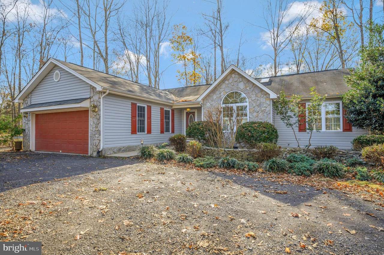 306 Stratford Circle - Photo 1