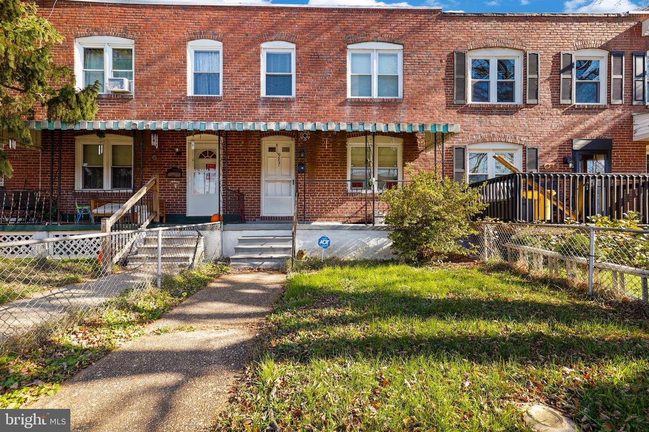 923 Victory Avenue - Photo 1