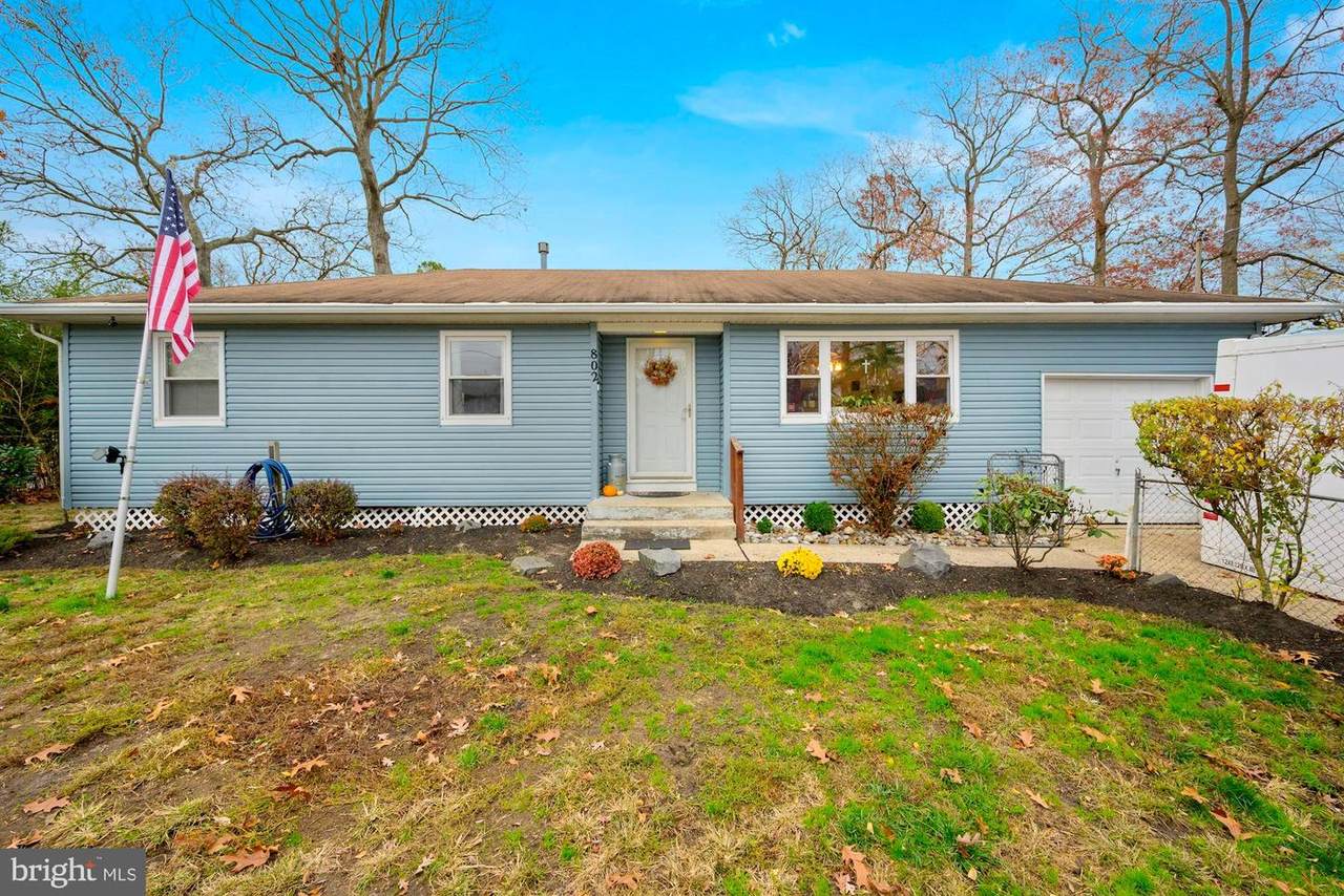 802 Evergreen Boulevard - Photo 1