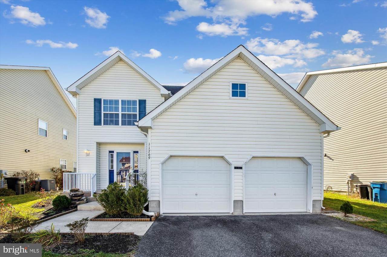11769 Buckingham Drive - Photo 1