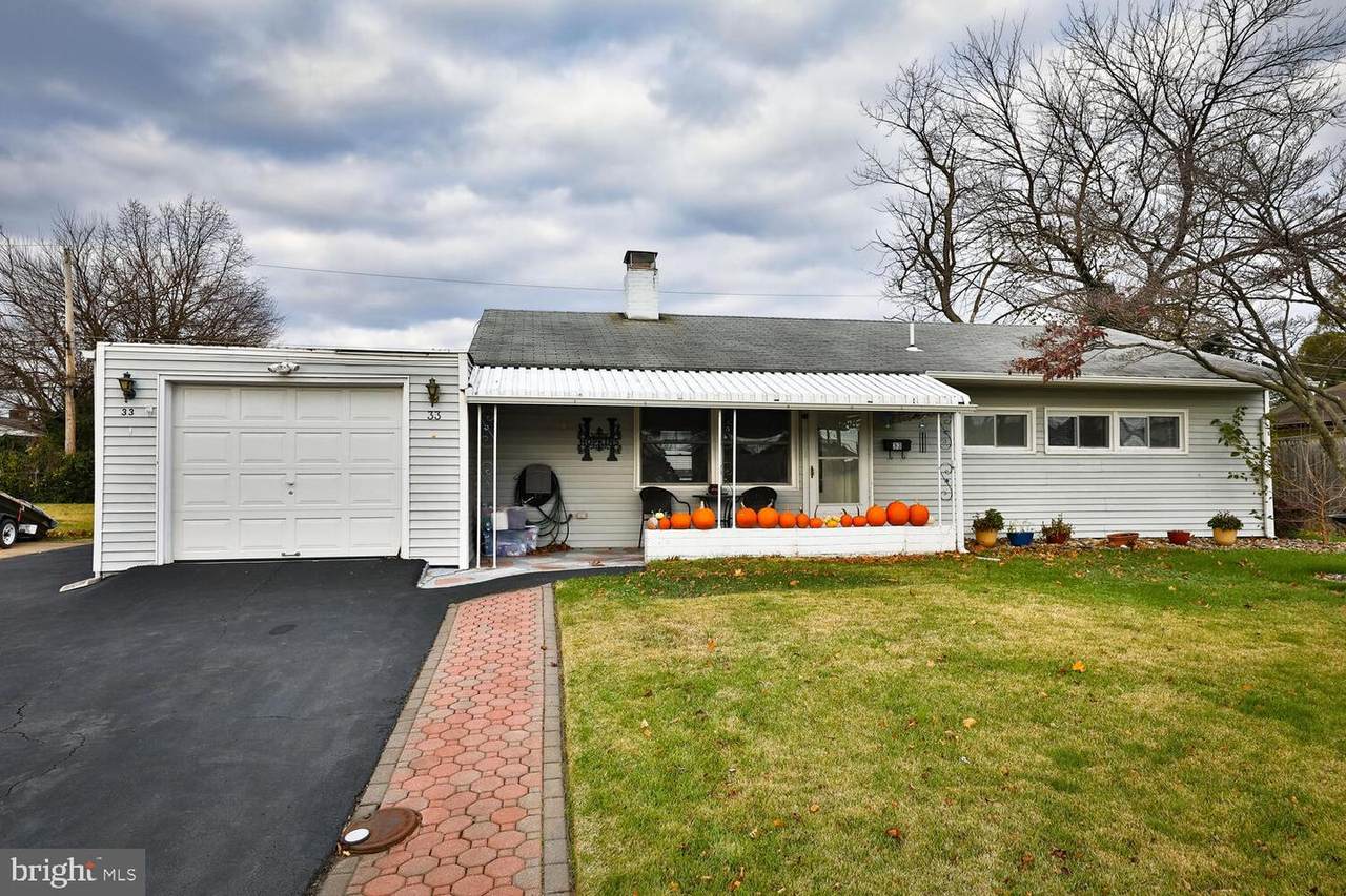 33 Stream Lane - Photo 1