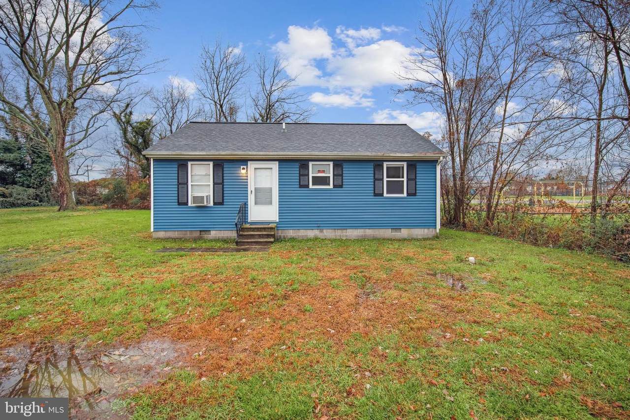 30688 Hampden Avenue - Photo 1