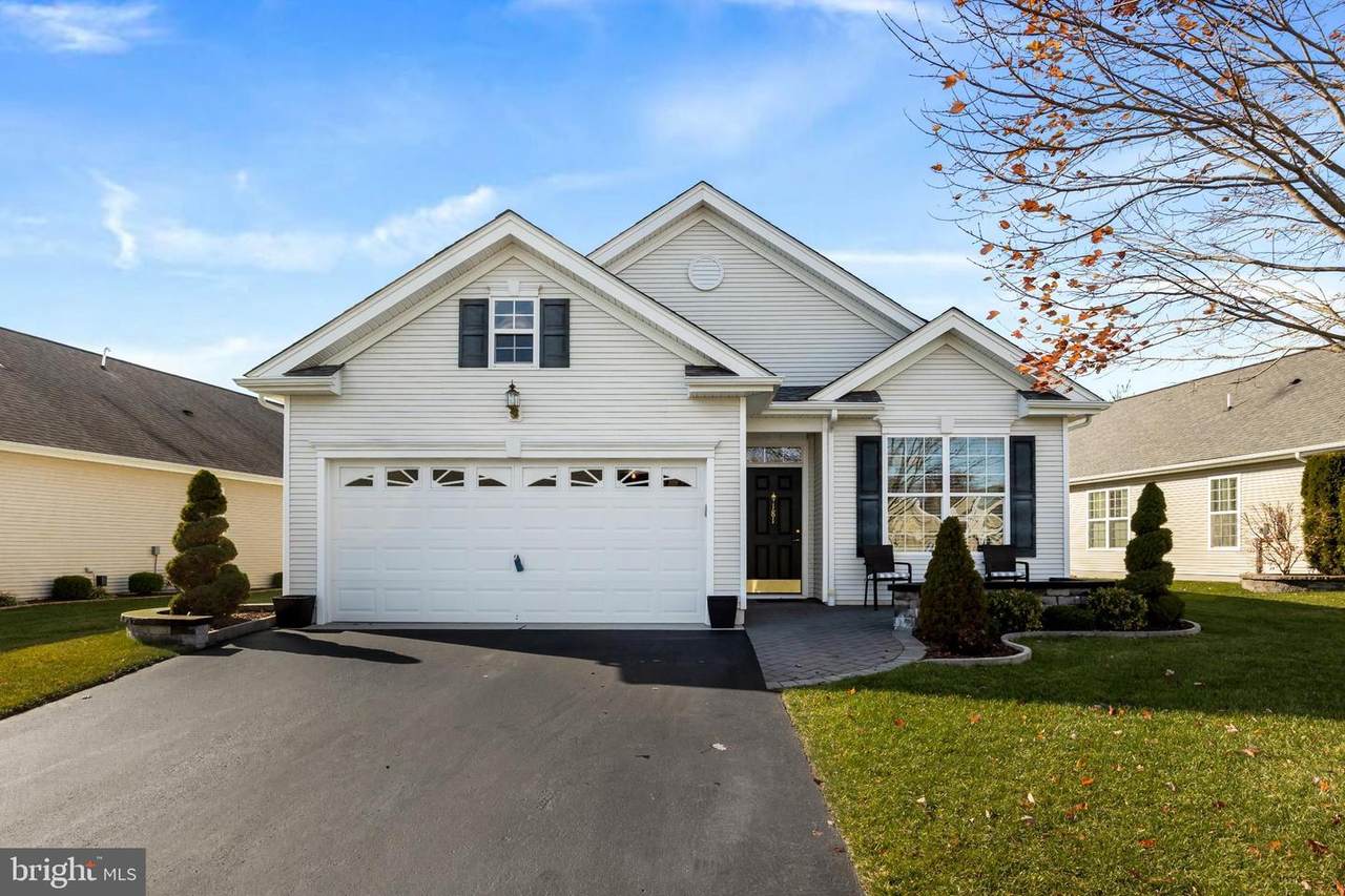 181 Huntington Drive - Photo 1