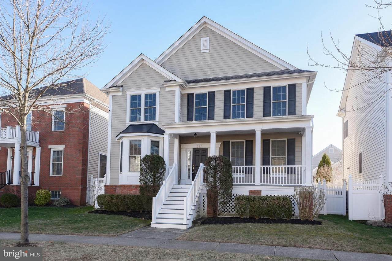 230 Garden Place - Photo 1