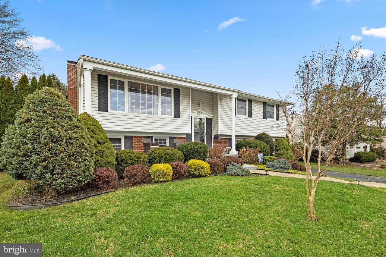 209 Locknell Road - Photo 1