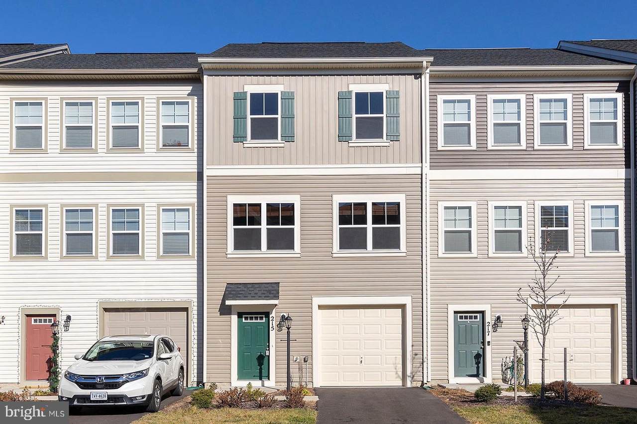 215 Crofton Court - Photo 1