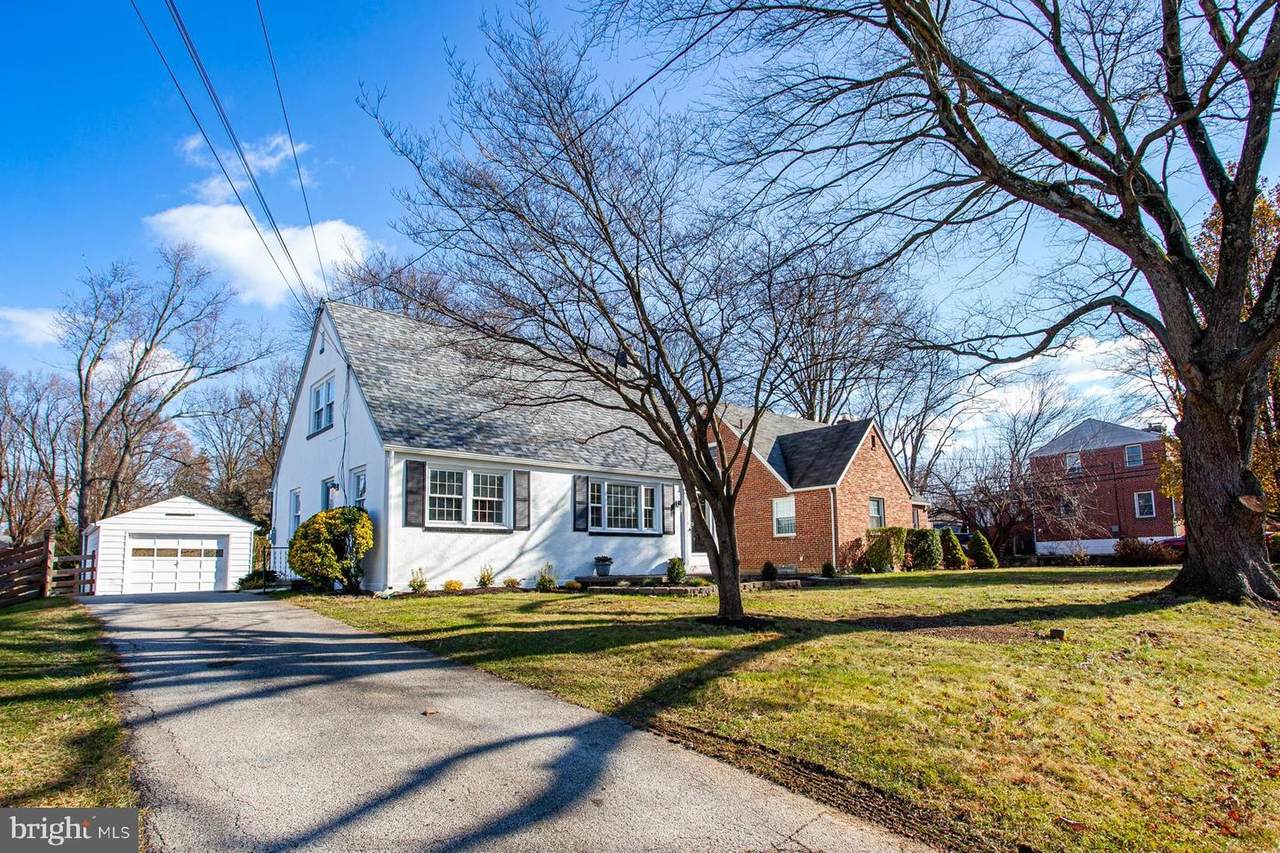 425 Saxer Avenue - Photo 1