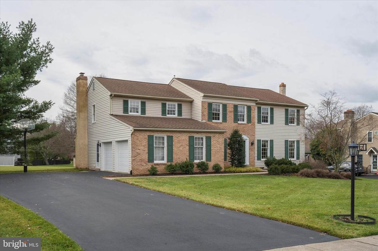 836 Clover Drive - Photo 1