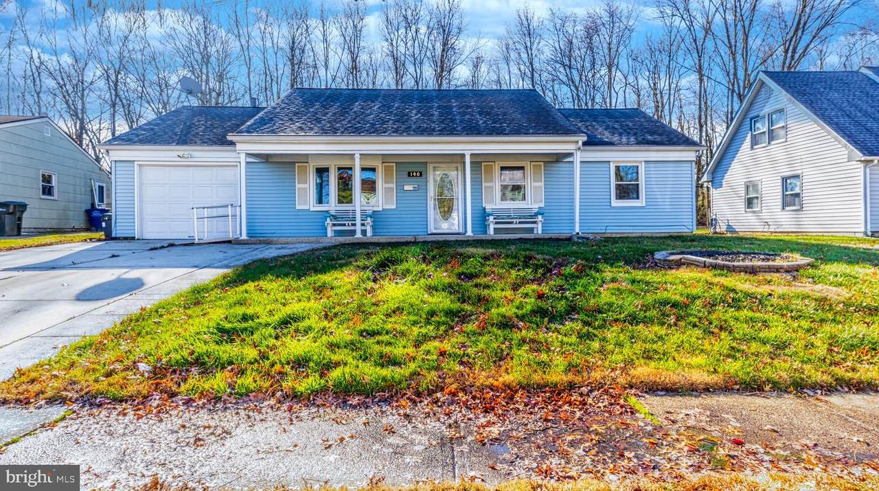 140 East River Drive - Photo 1