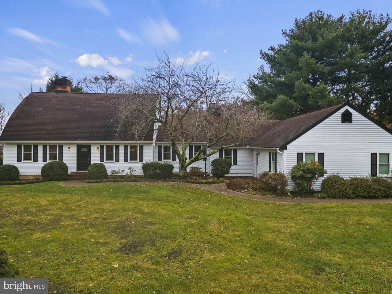 703 White Swan Drive - Photo 1