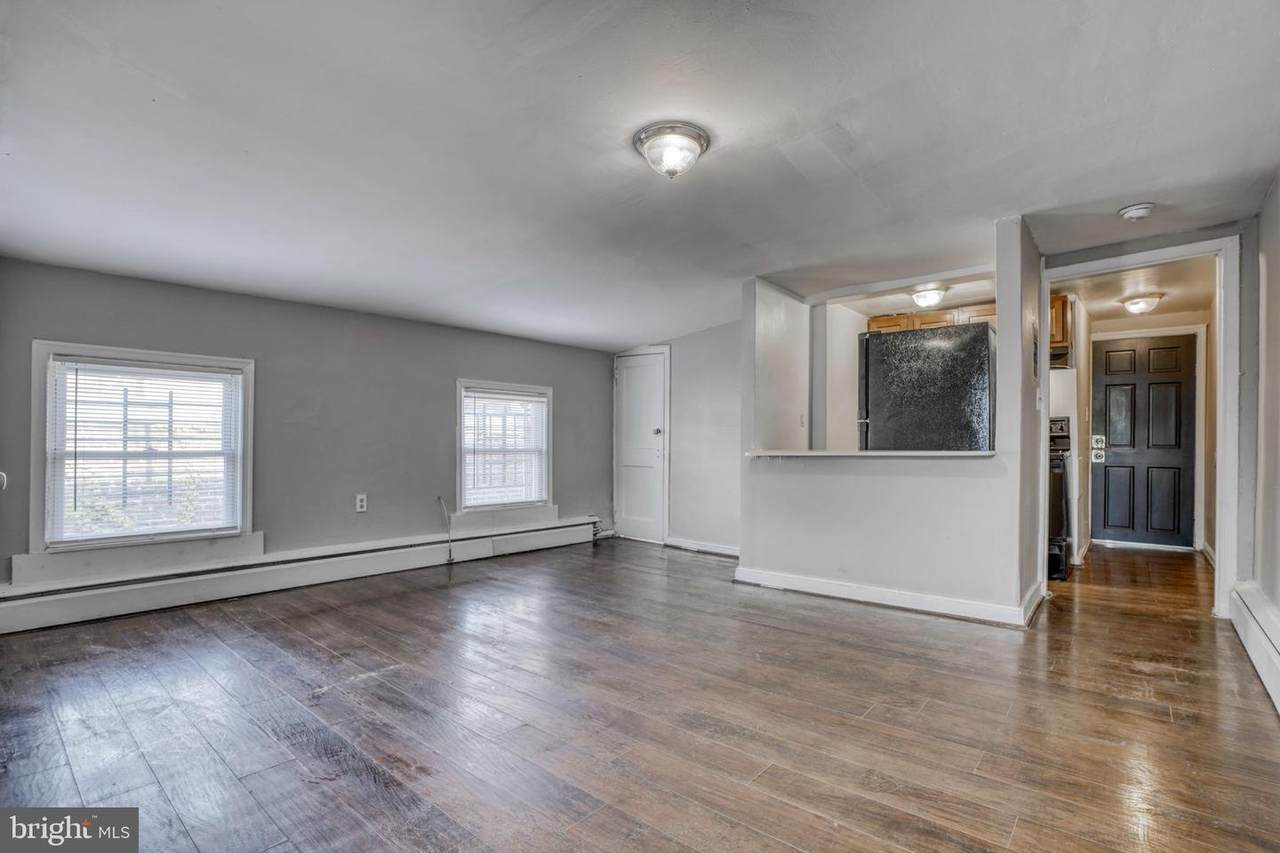 218 Monument Street - Photo 1