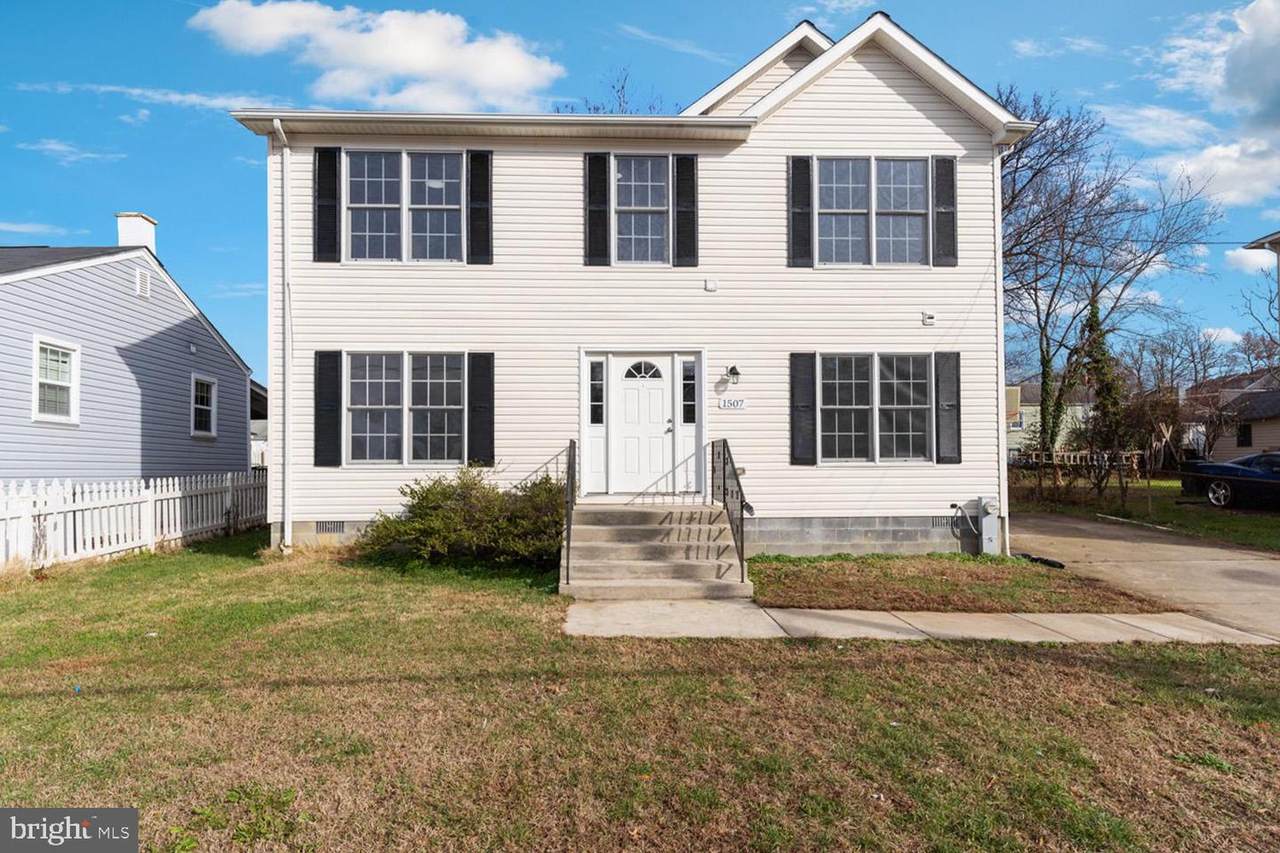 1507 Warren Avenue - Photo 1
