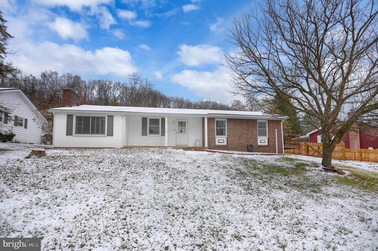 541 Summit Dr - Photo 1