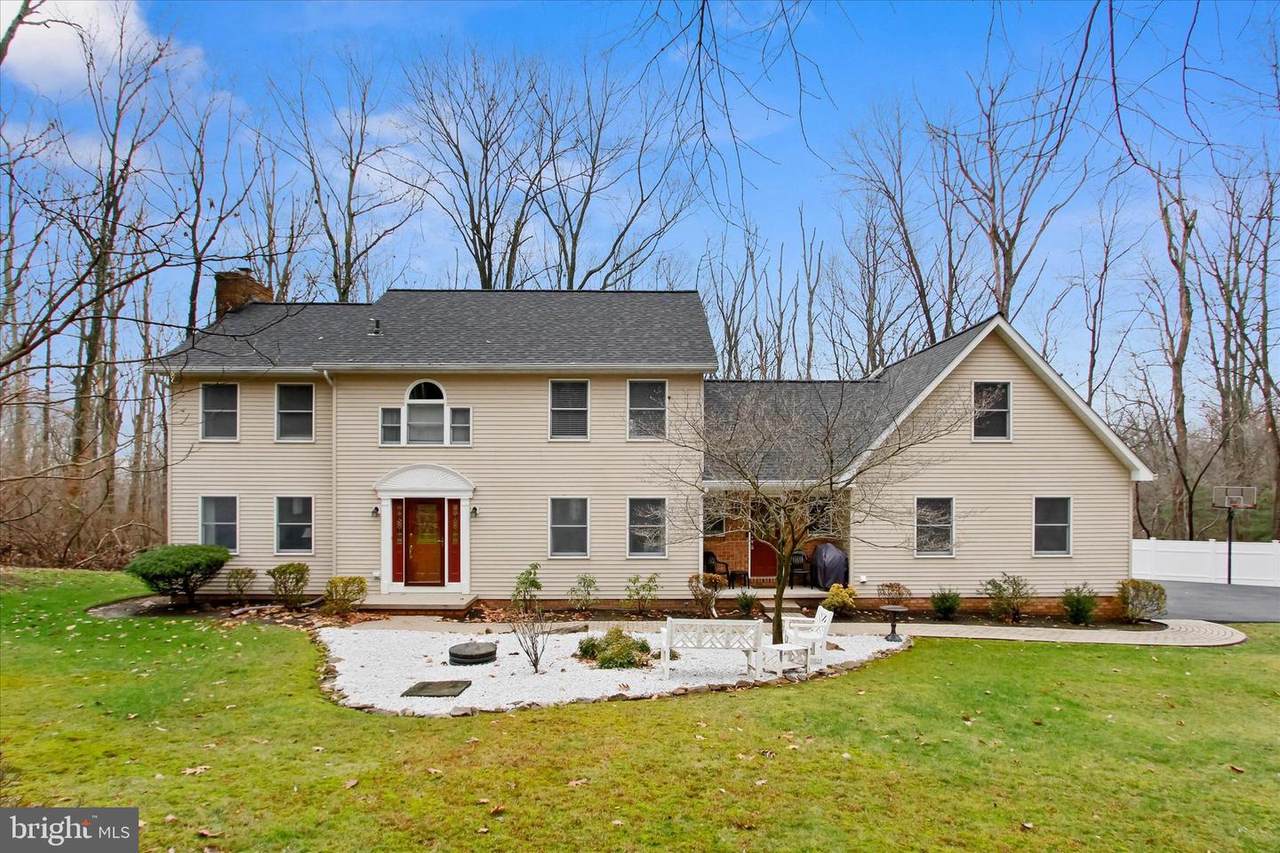 801 Mountain Court - Photo 1