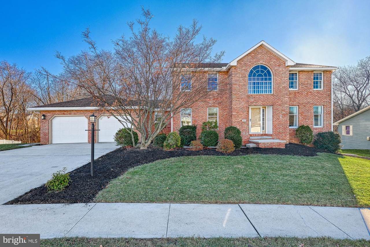 56 Sherwood Circle - Photo 1