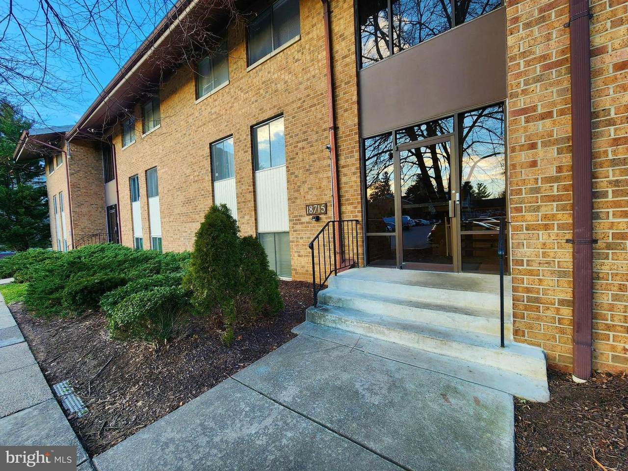 18715 Walkers Choice Road - Photo 1