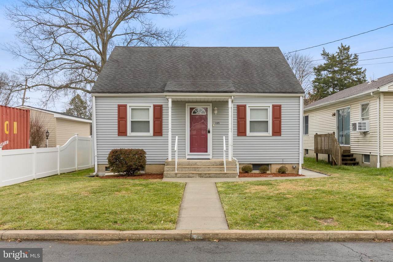 135 Keswick Ave - Photo 1
