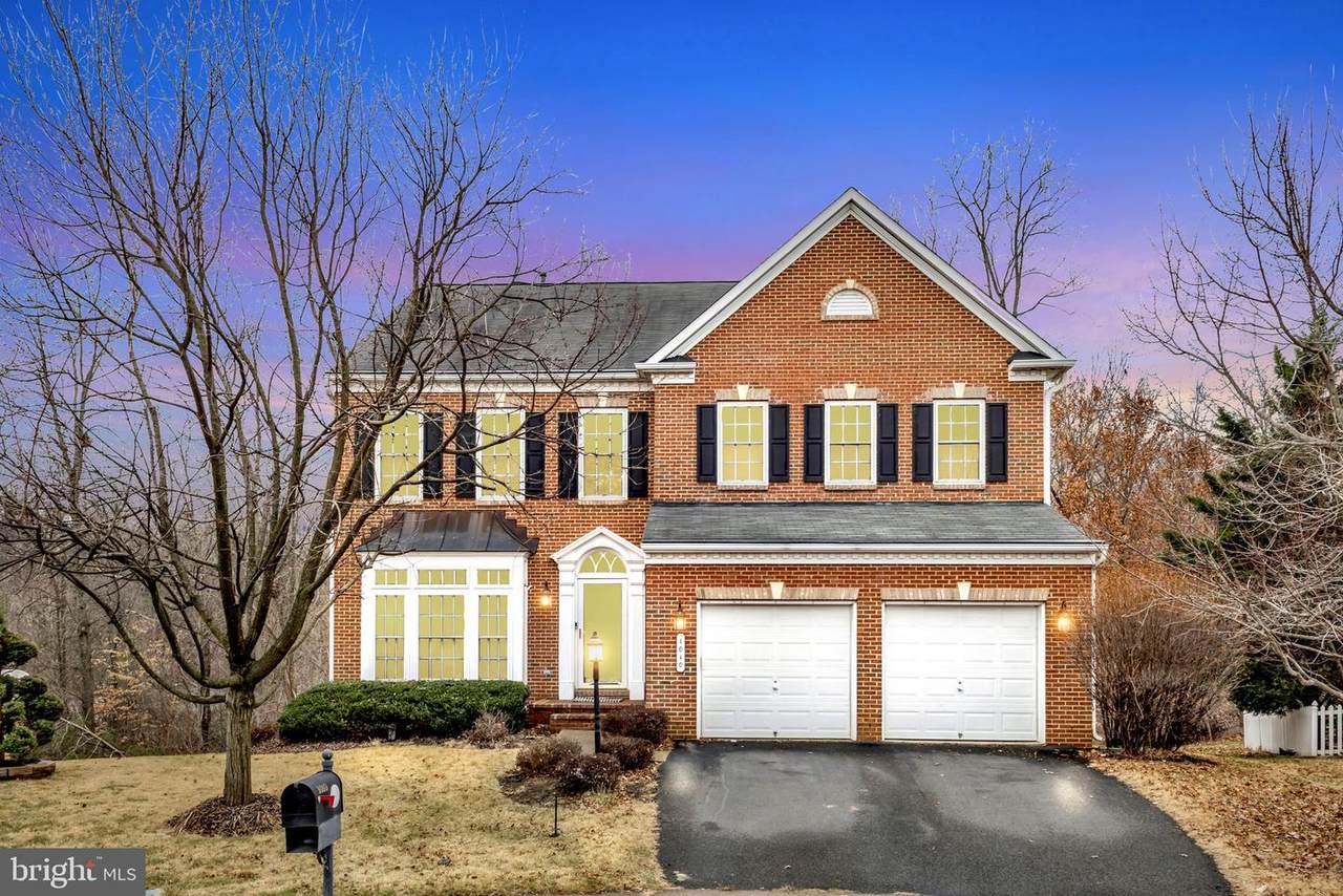 1010 Hotchkiss Court - Photo 1