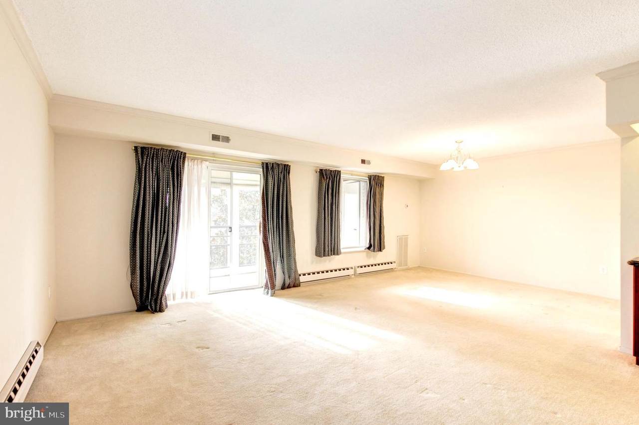 15300 Wallbrook Court - Photo 1