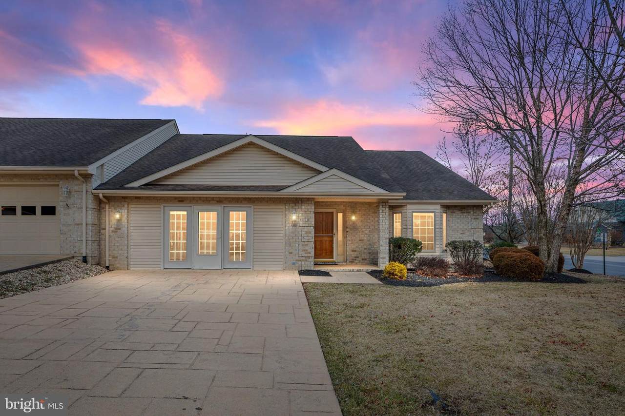 602 Kestrel Court - Photo 1