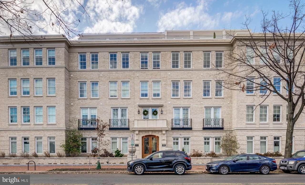 300 8TH Street - Photo 1