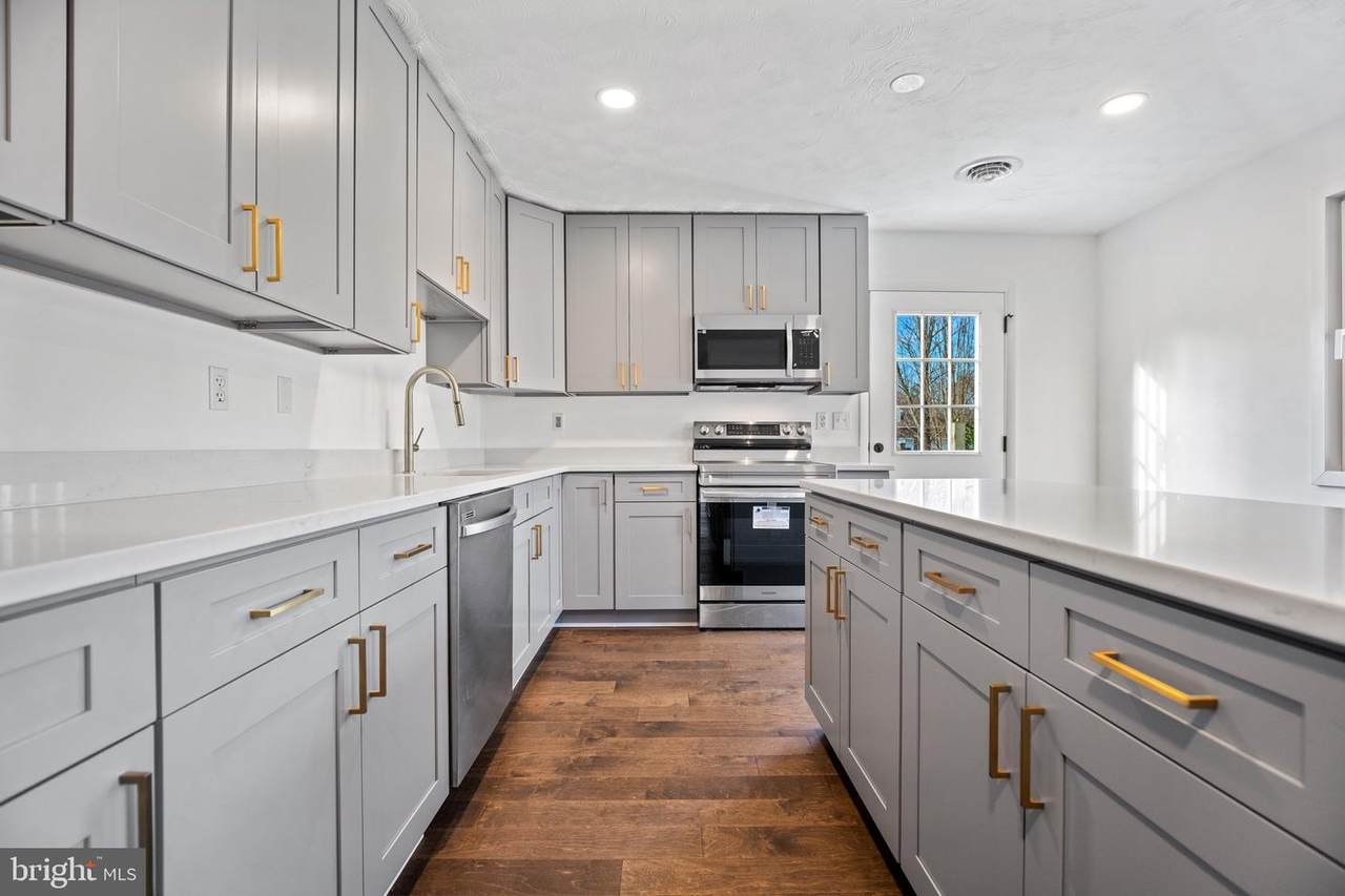 49415 Holland Manor Drive - Photo 1