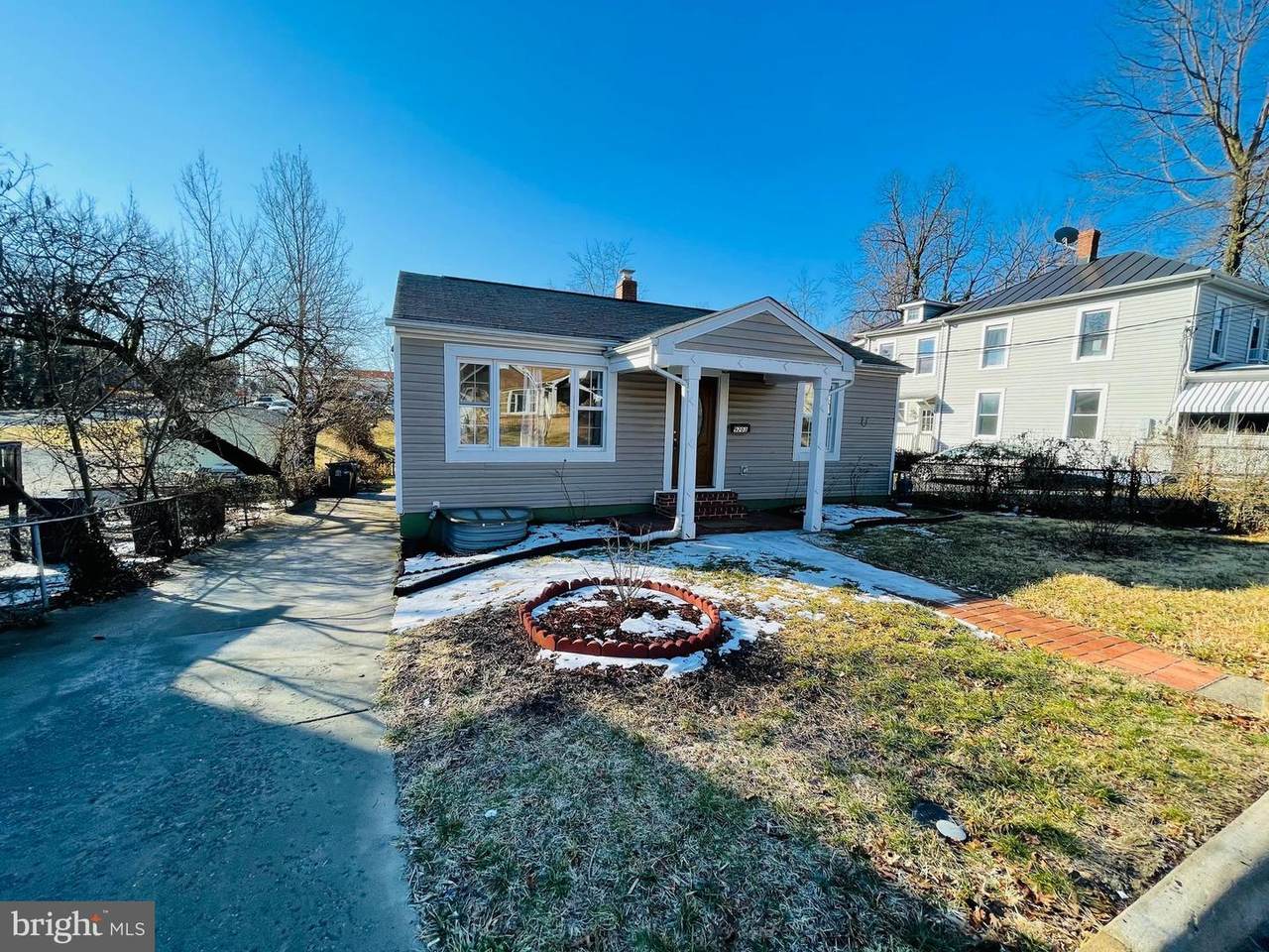 9203 Douglas Street - Photo 1