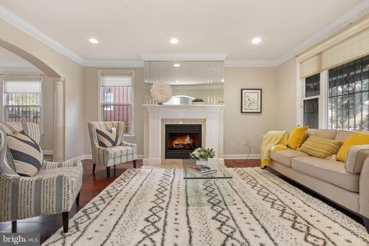 4729 13TH Street - Photo 1