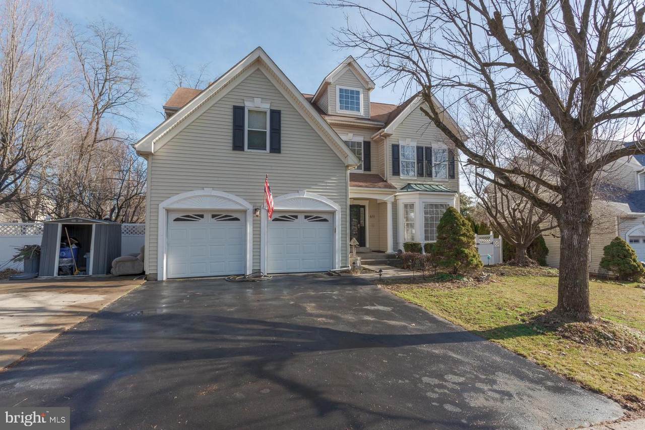 611 Orchard Avenue - Photo 1