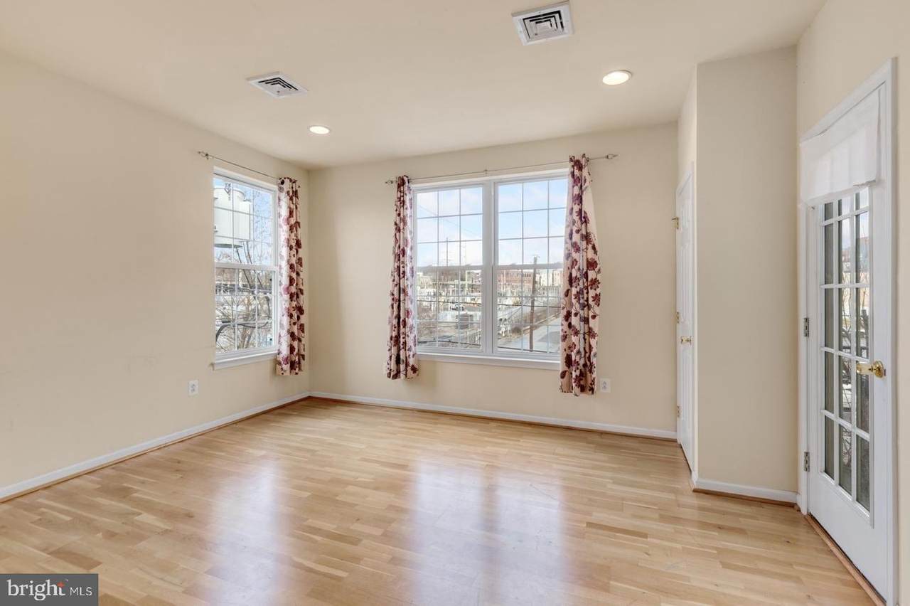 3160 Master Street - Photo 1