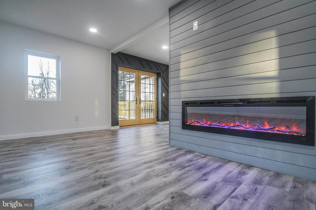 158 Buckthorne Avenue - Photo 1