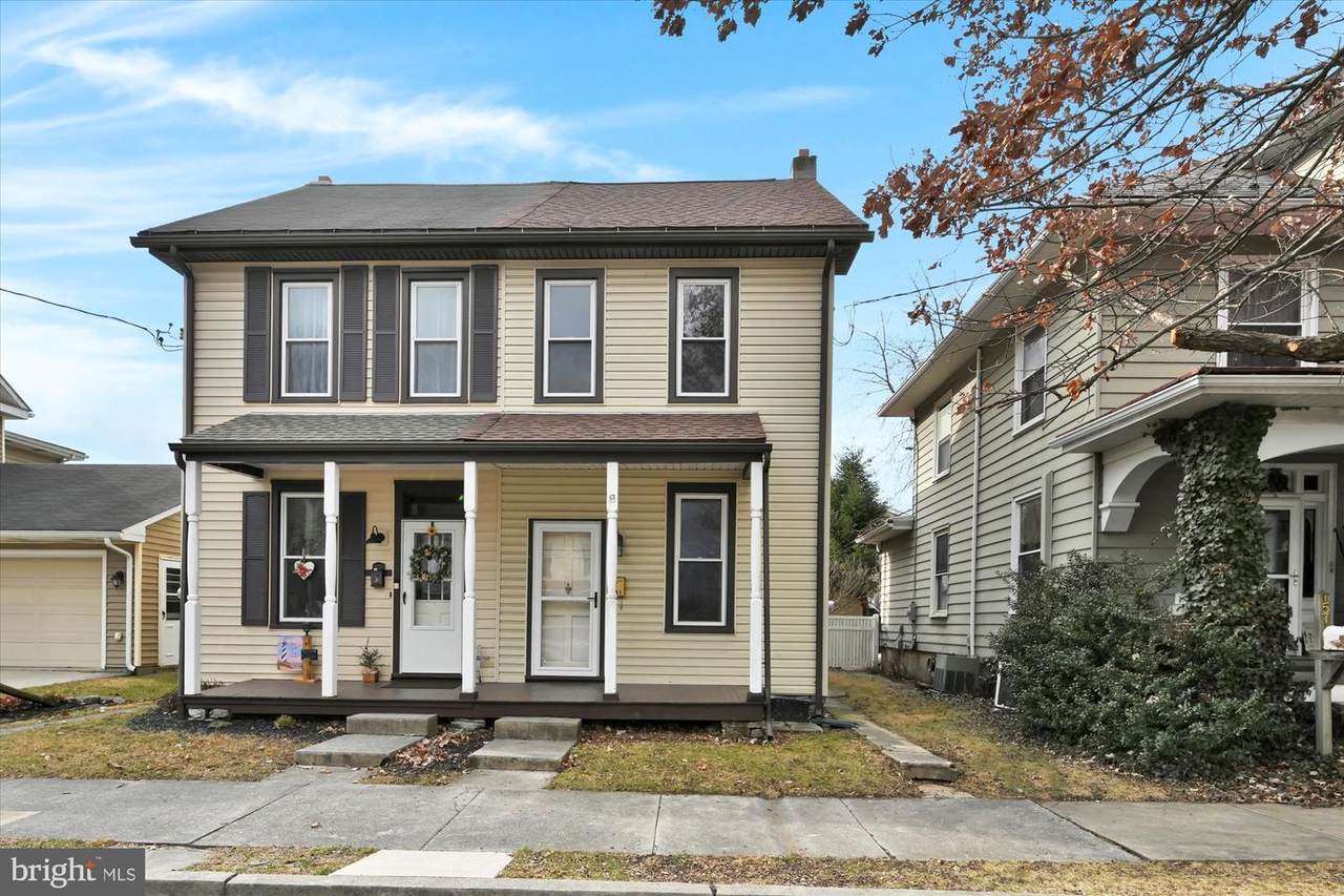 153 Chestnut Street - Photo 1
