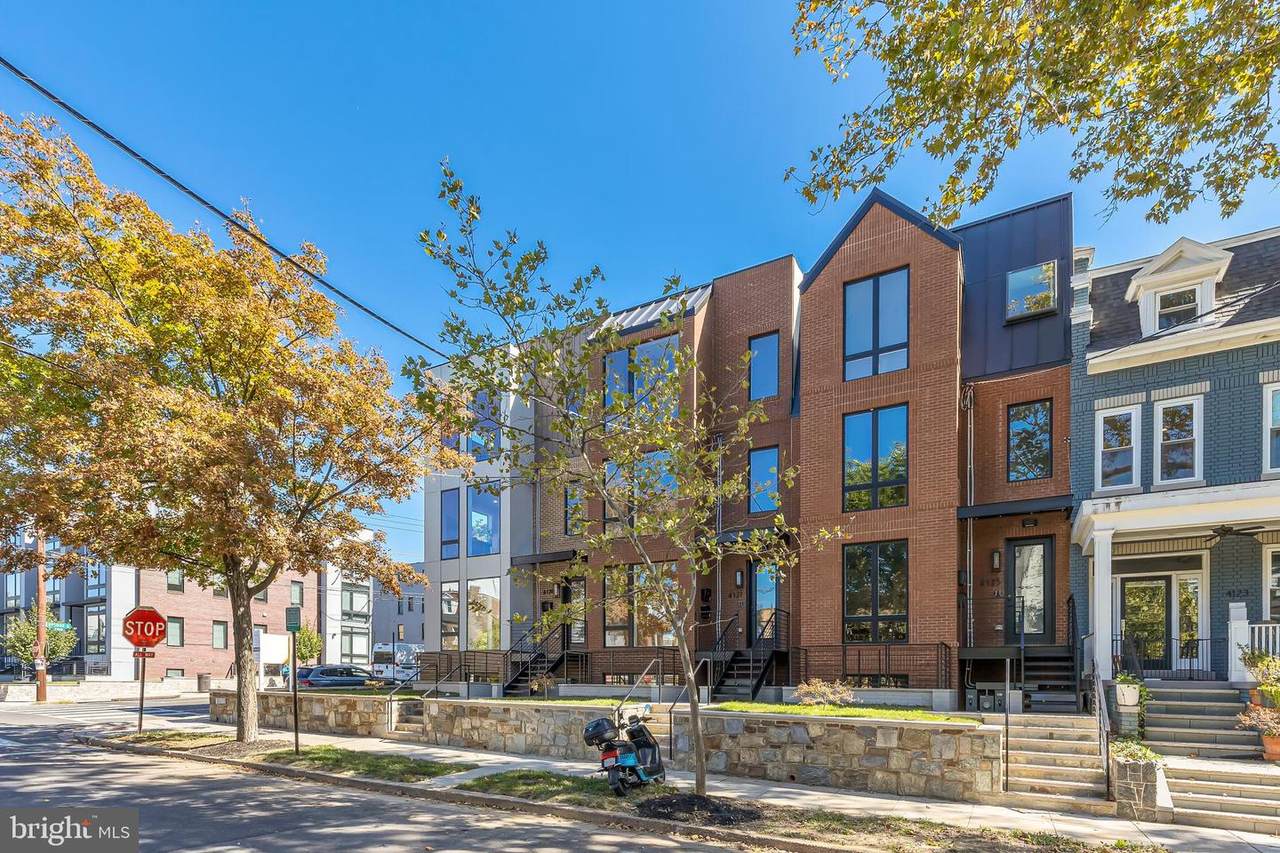 4125 8TH Street - Photo 1