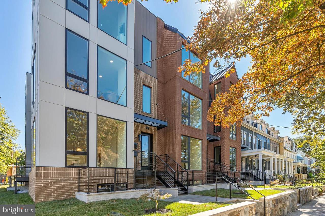 4127 8TH Street - Photo 1