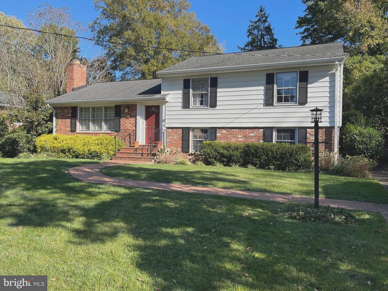 8413 Crown Place - Photo 1