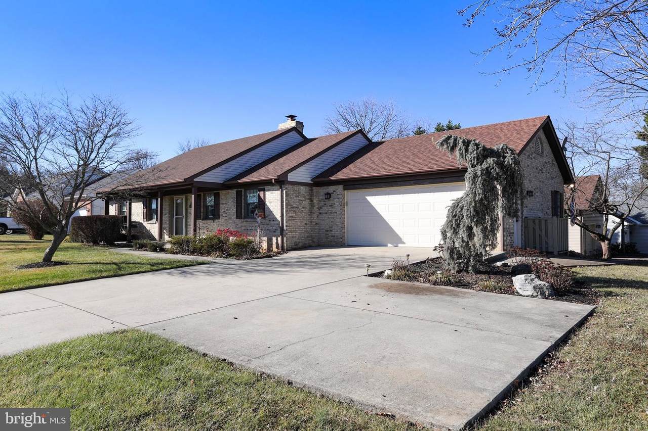 231 Berkeley Drive - Photo 1