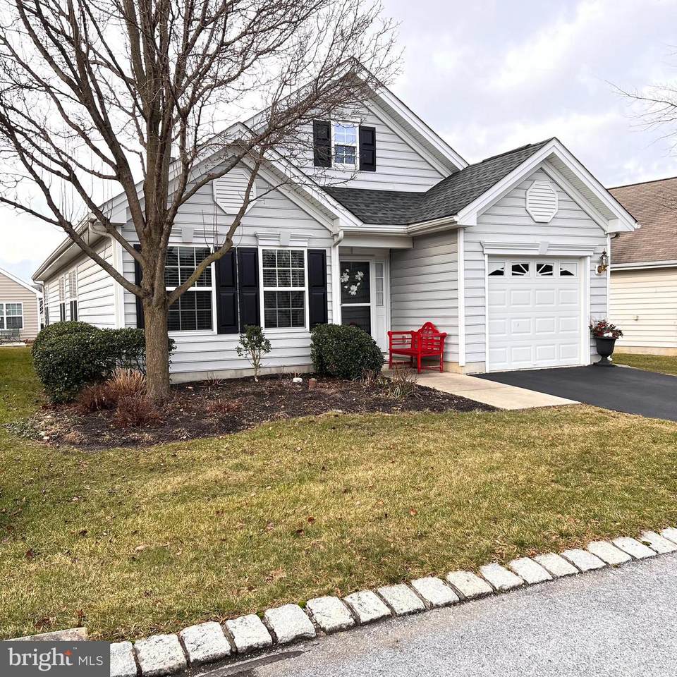 1541 Emerson - Photo 1