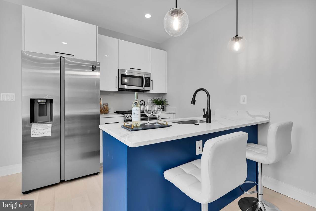 1102 Staples Street - Photo 1