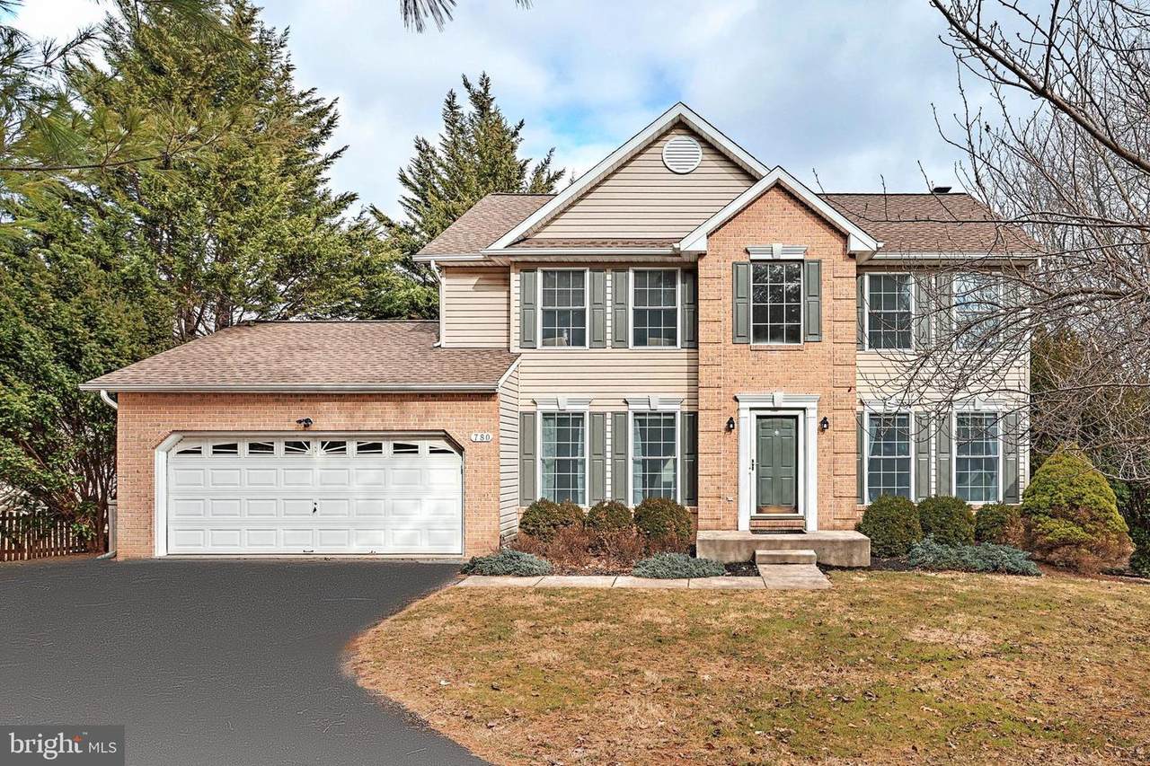 780 Link Drive - Photo 1