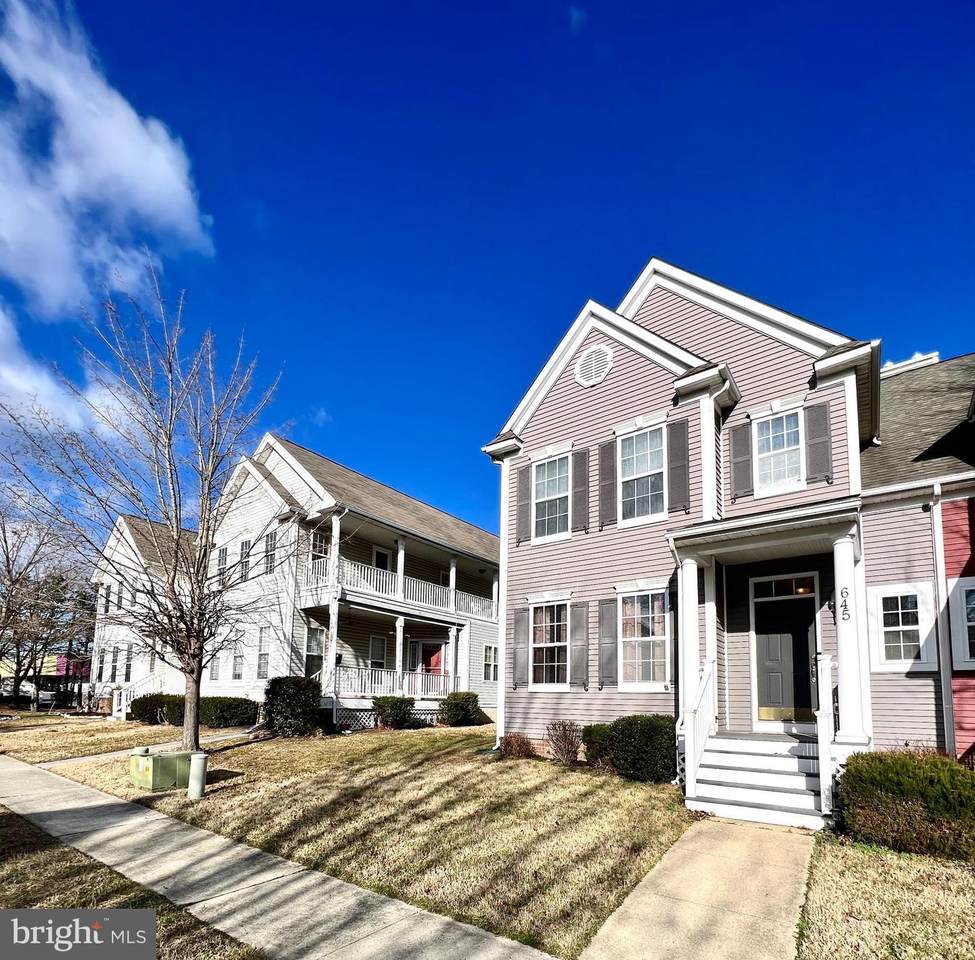 645 Vista Avenue - Photo 1