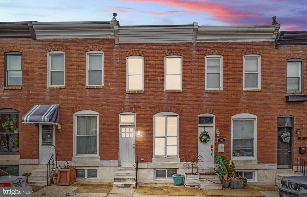 222 Robinson Street - Photo 1