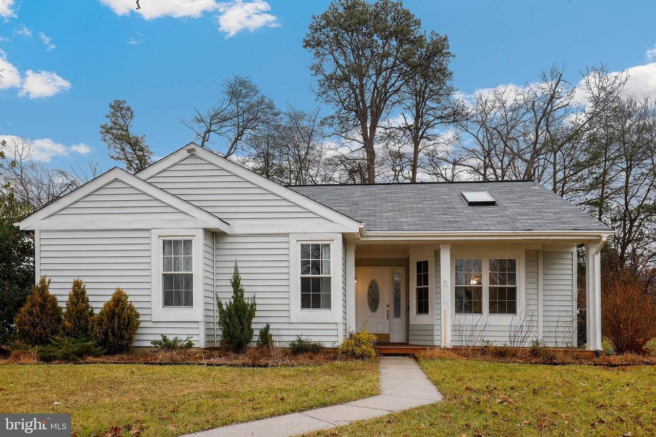 305 Alexis Drive - Photo 1