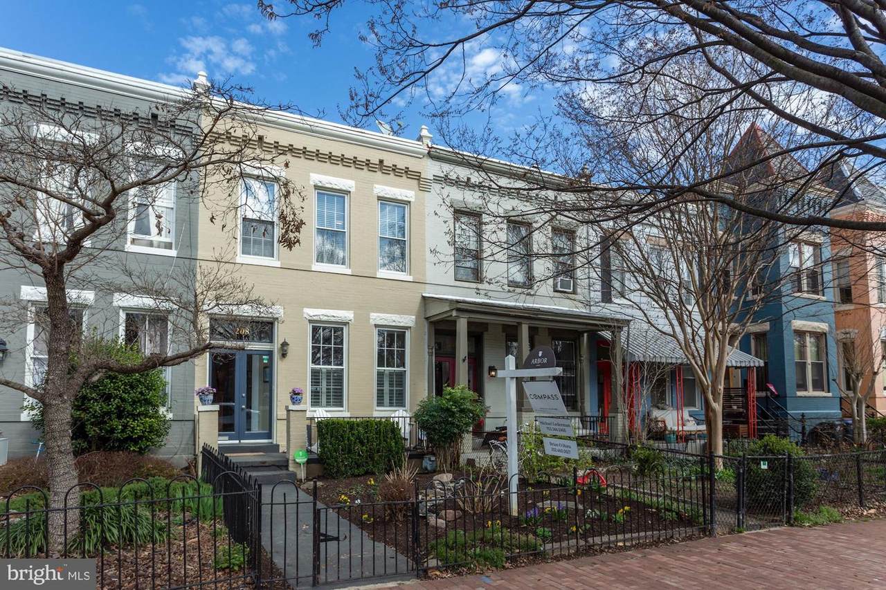 208 Kentucky Avenue - Photo 1